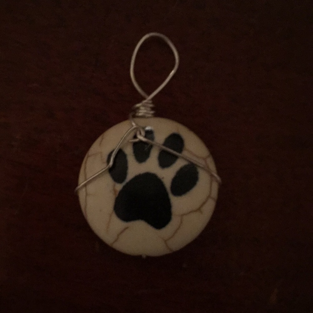 Paw print pendant